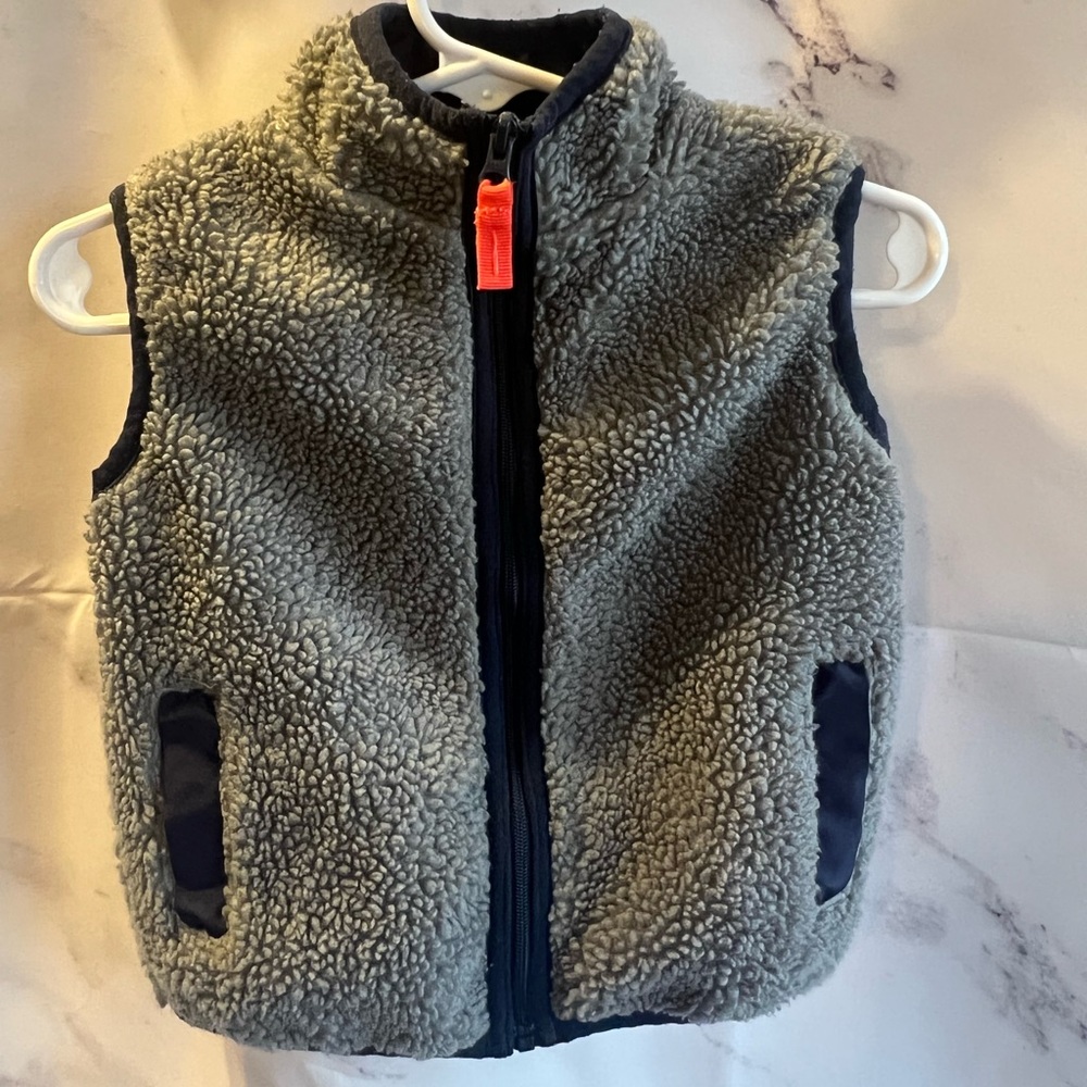 Oshkosh 12m sherpa vest